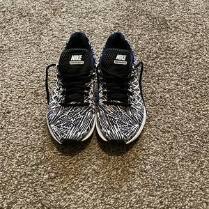 Nike women size 8 Pegasus Running Shoe